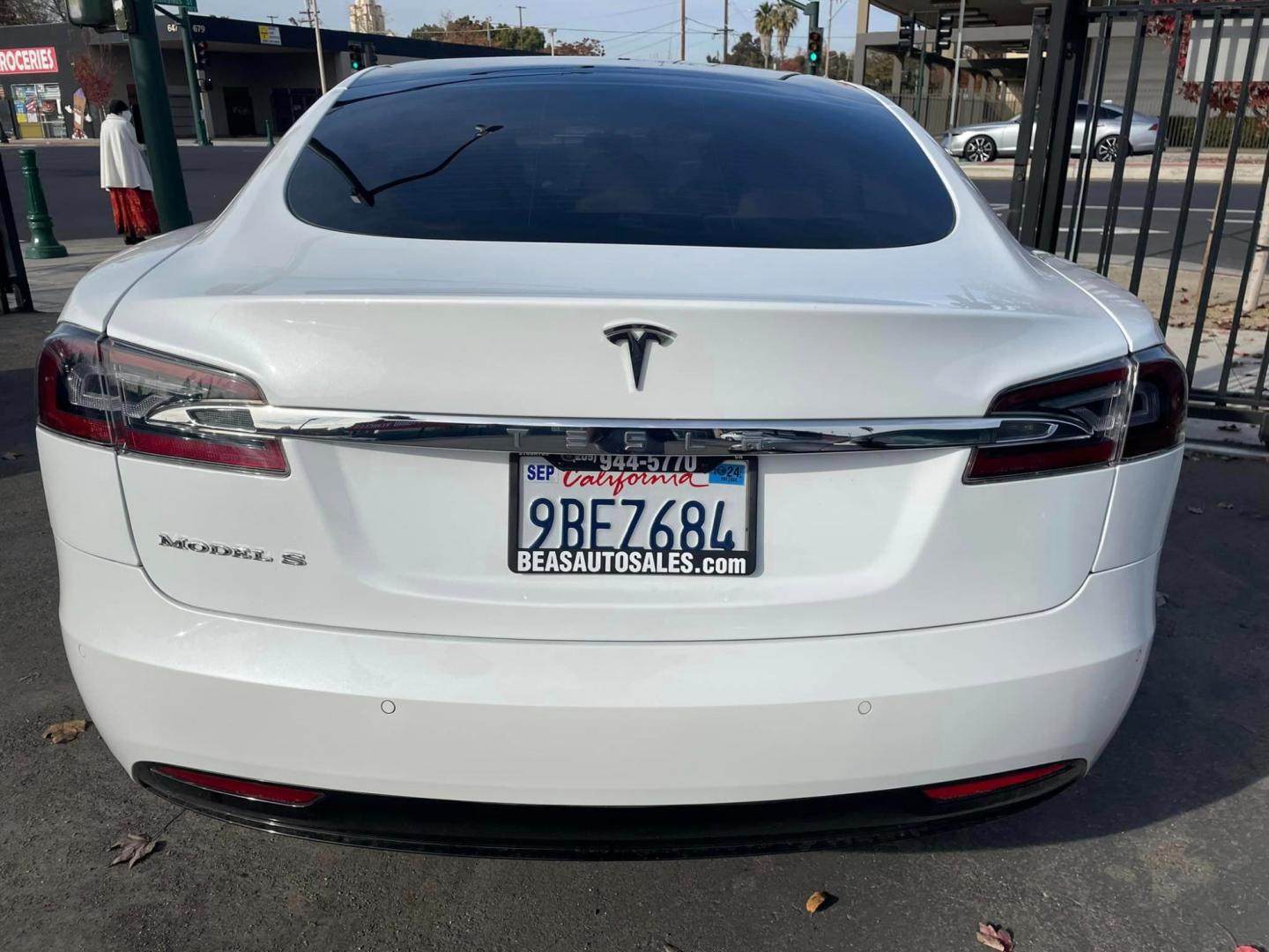 2018 WHITE /White Gold Tesla Model S (5YJSA1E23JF) , located at 744 E Miner Ave, Stockton, CA, 95202, (209) 944-5770, 37.956863, -121.282082 - Photo#9